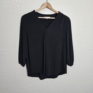 Two by Vince Camuto Solid Black Slinky Top